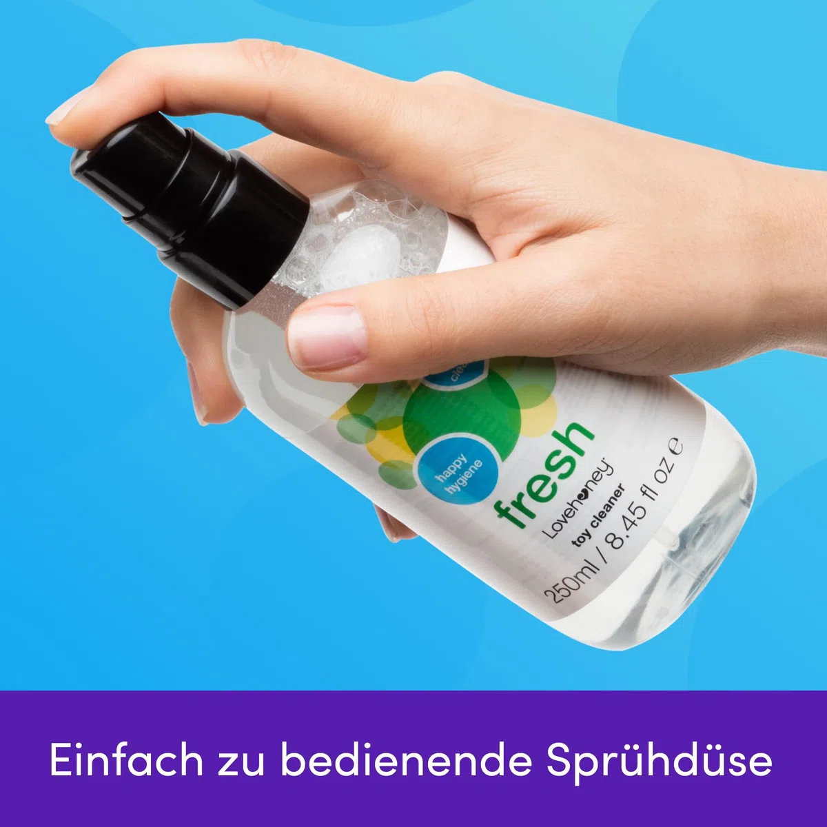 We-Vibe Touch X Klitoris-Vibrator mit starken Vibrationen, Klein, Leise, Wiederaufladbar, Grün mit Lovehoney Fresh Sexspielzeug-Reiniger auf Wasserbasis, 250 ml Set